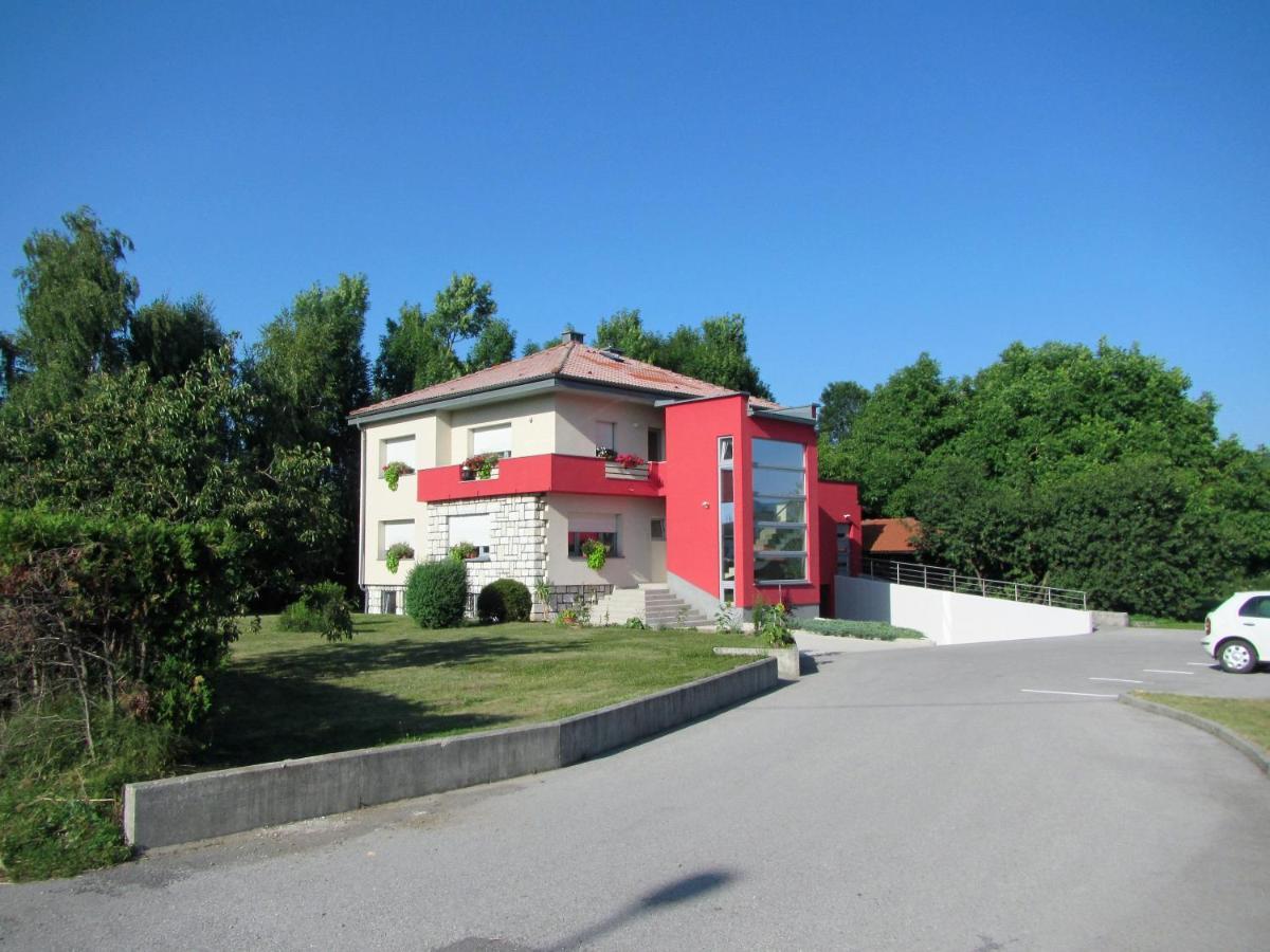 Pod Orehi Bed and Breakfast Postojna Εξωτερικό φωτογραφία
