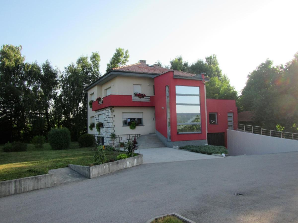 Pod Orehi Bed and Breakfast Postojna Εξωτερικό φωτογραφία