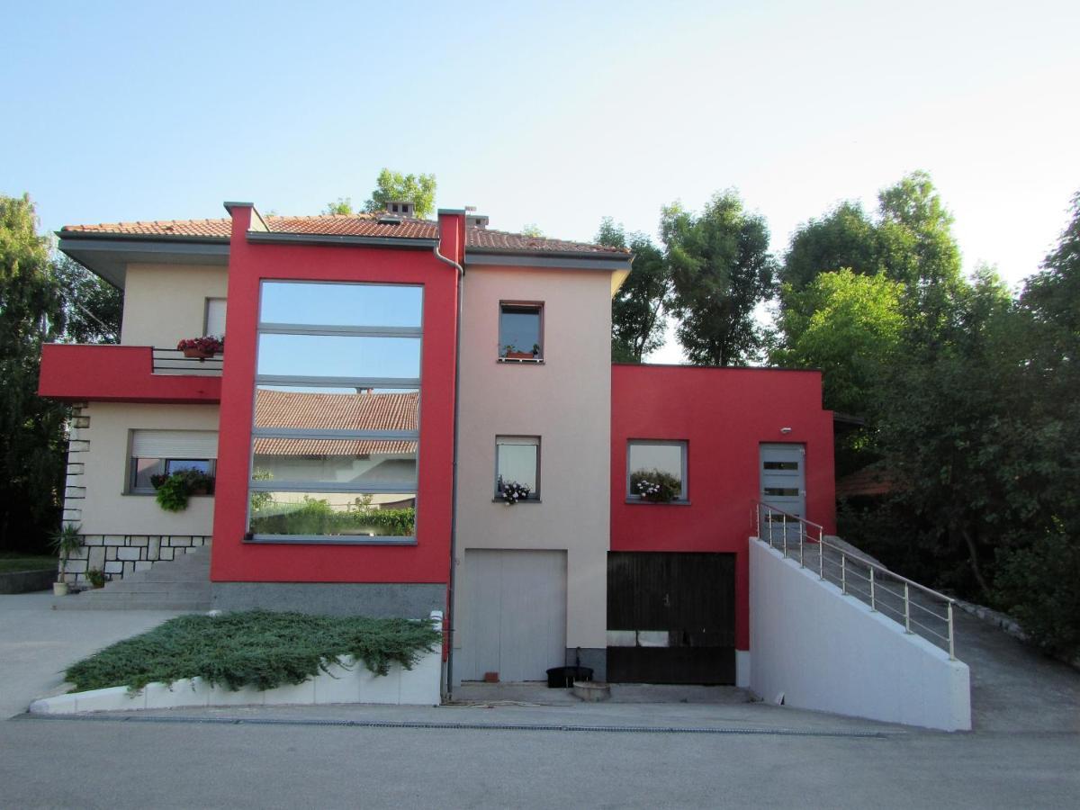 Pod Orehi Bed and Breakfast Postojna Εξωτερικό φωτογραφία