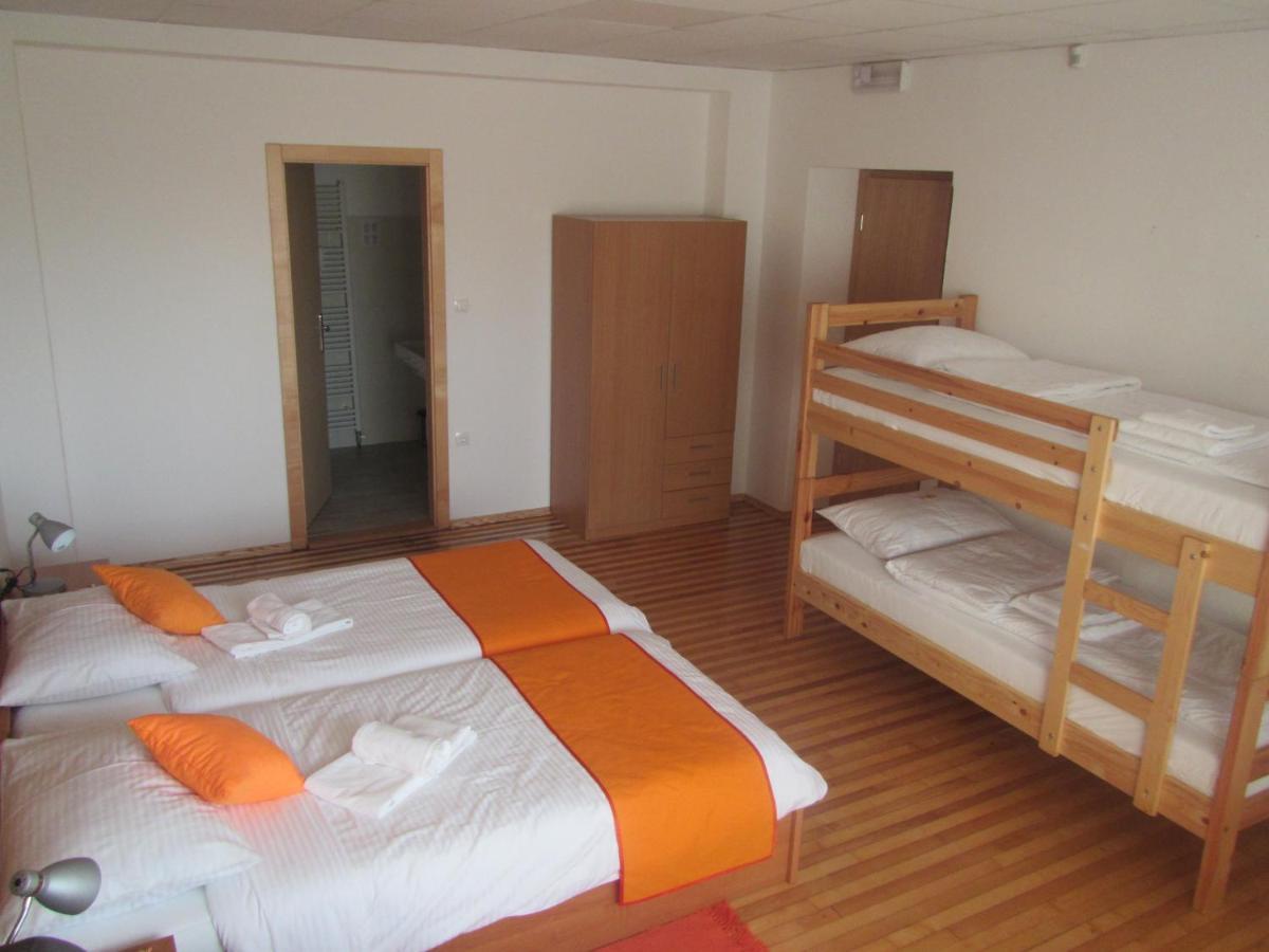 Pod Orehi Bed and Breakfast Postojna Εξωτερικό φωτογραφία